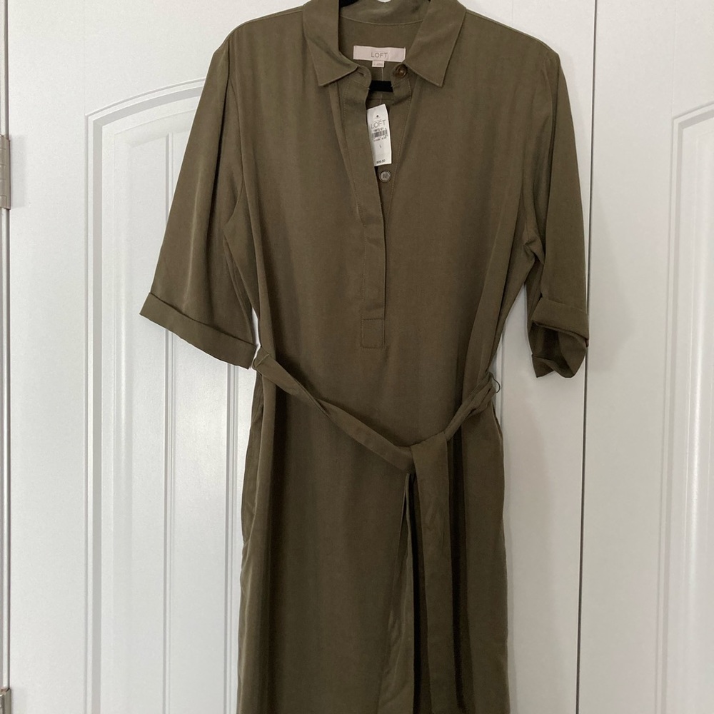 Ann Taylor LOFT shirt dress with belt and pockets. Size Large - New with Tags